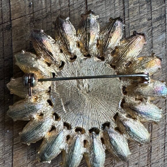 60s Yellow Sunburst Brooch - Picture 6 of 8